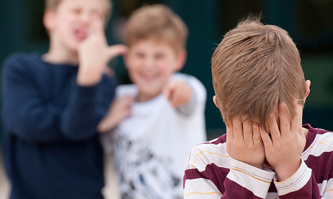 «Η γυναίκα που της έκανα bullying όταν ήμασταν μικρές, τώρα με εκδικείται μέσω των παιδιών μου»